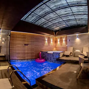 https://opium-motel-adult-only.topsaopaulohotels.com